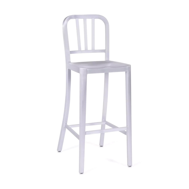 Replika av arméstol i marin stil från Emeco
