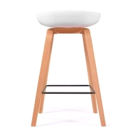 Obtenha o banquinho de madeira de faia nórdica - Mueble Design
