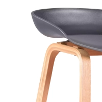 Obtenha o banquinho de madeira de faia nórdica - Mueble Design