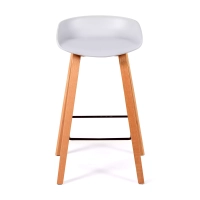 Holen Sie sich den Nordic-Hocker aus Buchenholz – Mueble Design