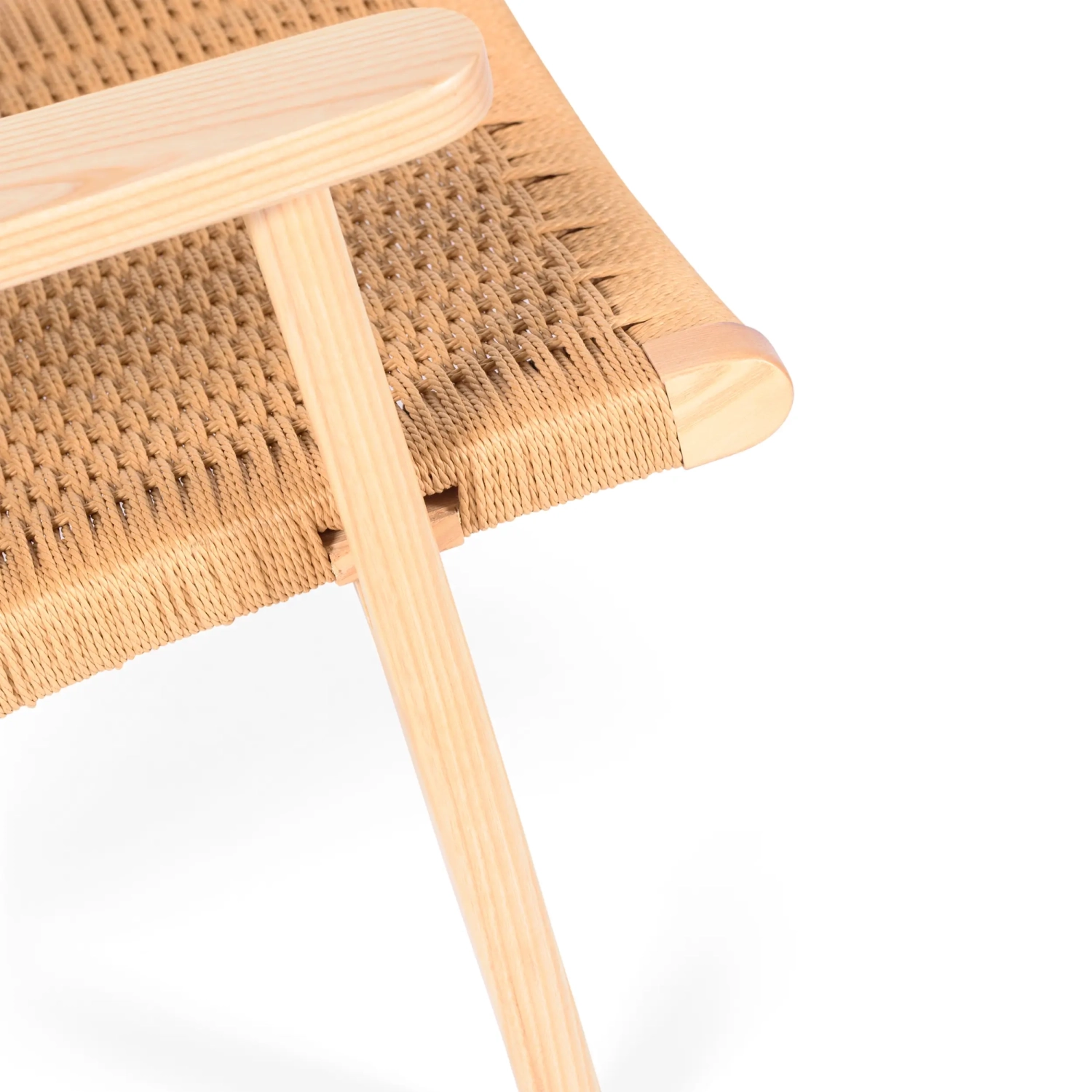 Křeslo Catani CH25 | Skandinávský design z jasanu a přírodního lana