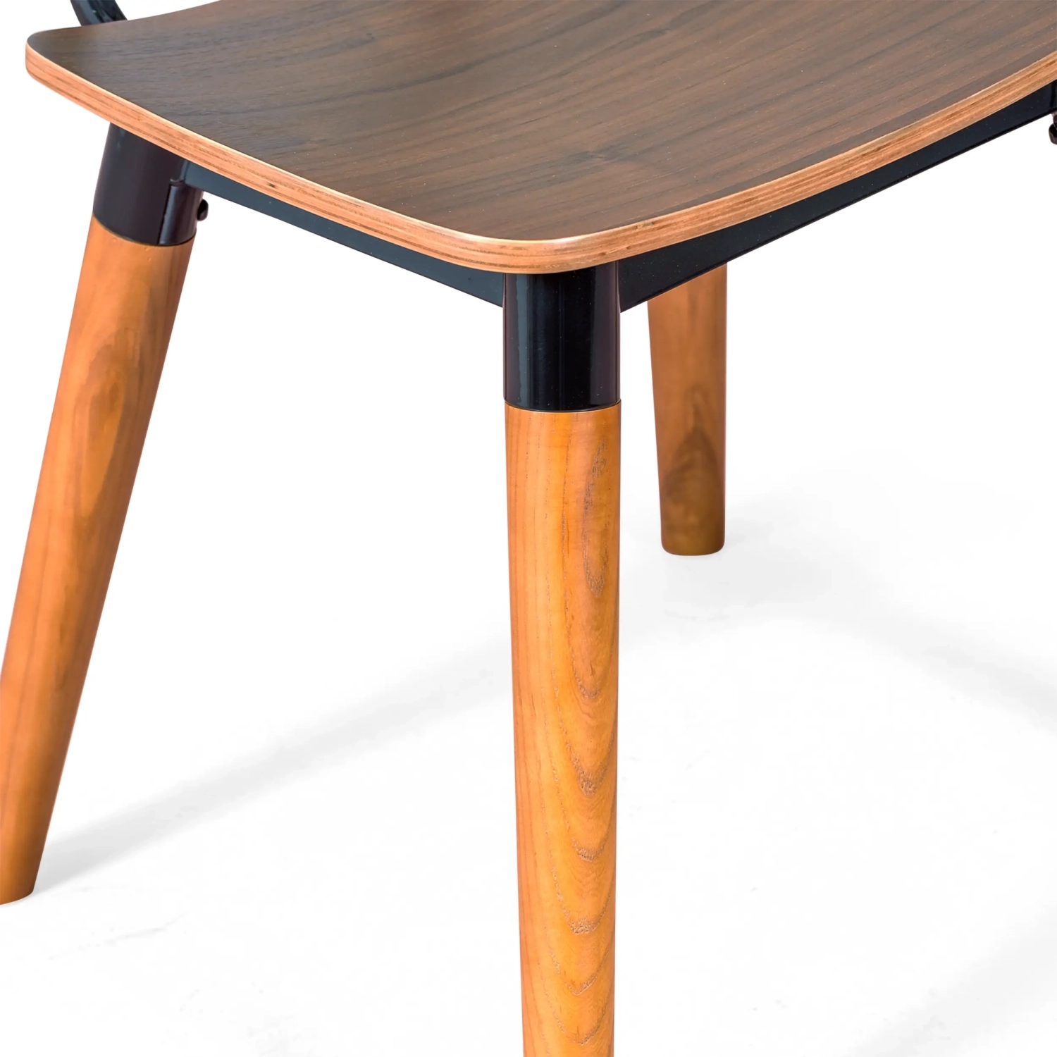 Židle Copine z ořechového dřeva | Industriální retro design - Mobelarium