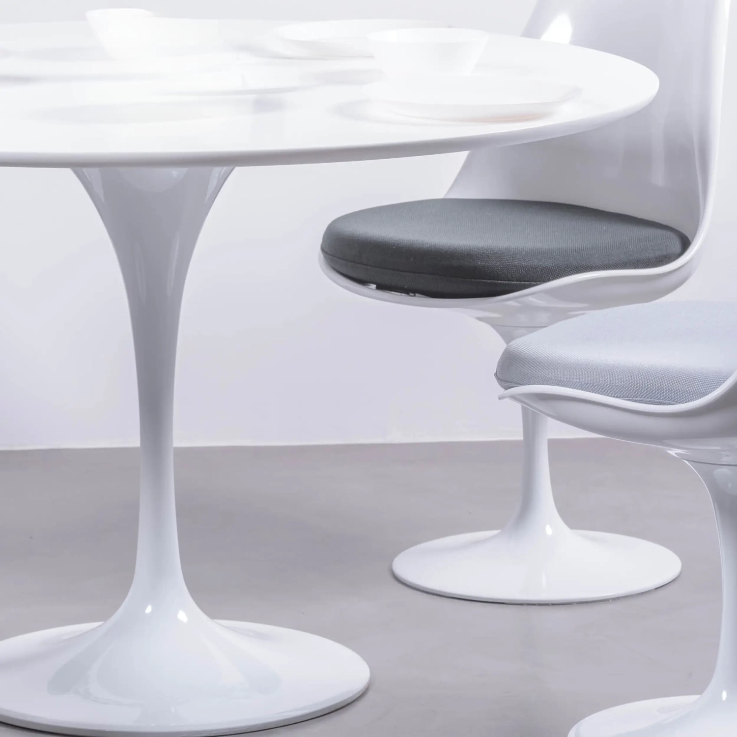 Table à manger Inspiration Tulip 100Ø - Table Design - Meubles Concept