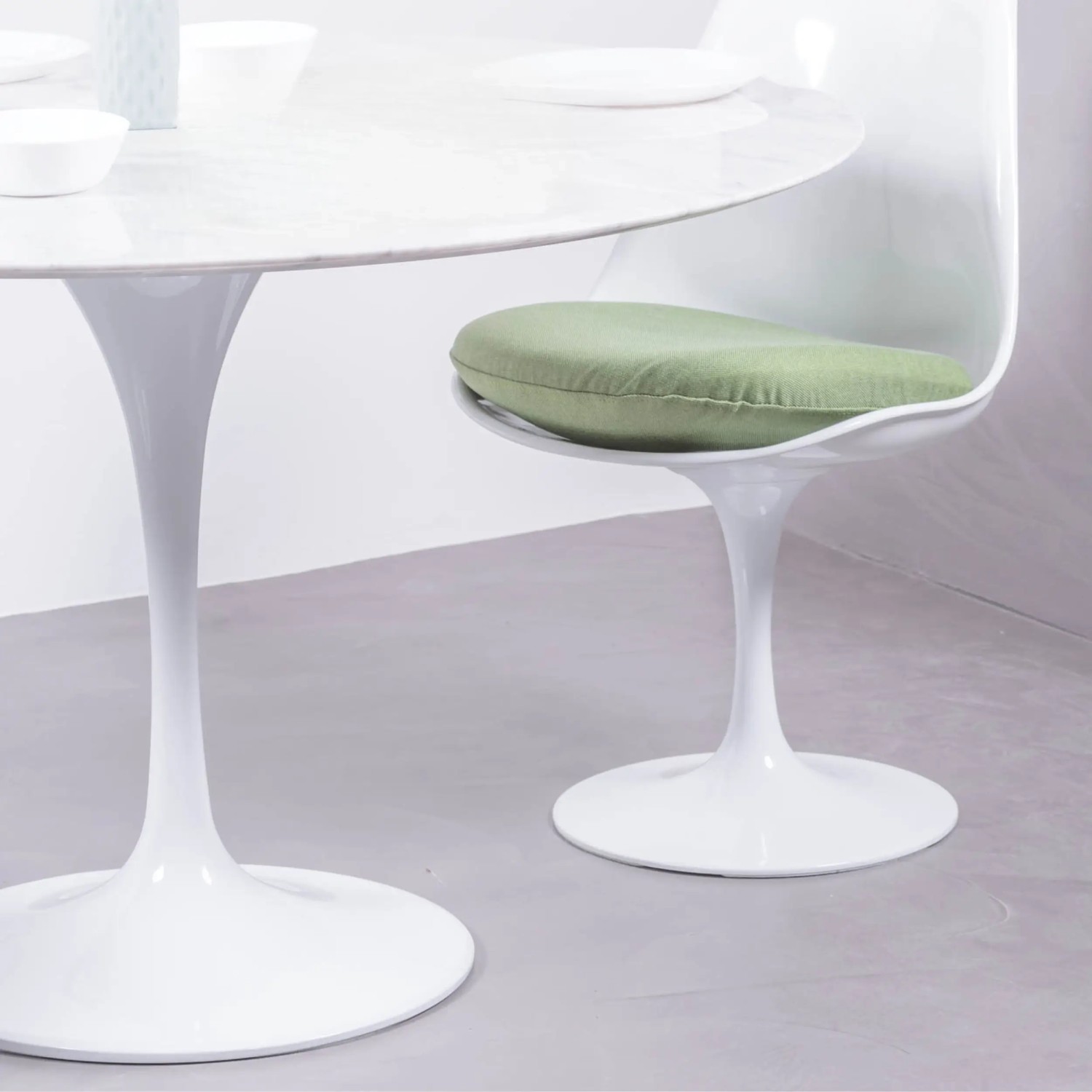 Inspiration Tulip -ruokapöytä Carraran marmorista 120 cm - designhuonekalut