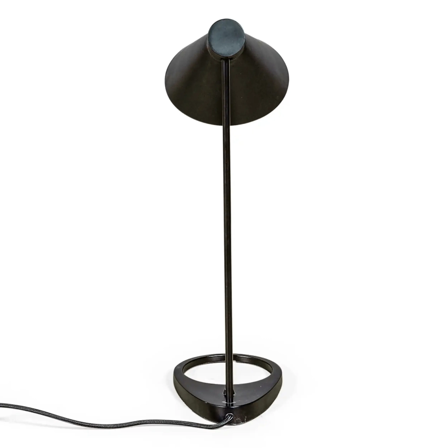 Jhon pöytävalaisin | Arne Jacobsenin inspiroima muotoilu teräksestä