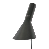 Lampa podłogowa Jhon | Stalowy design inspirowany Arne Jacobsenem
