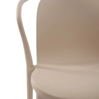 Stapelbarer Stuhl mit Armlehnen für drinnen und draußen - Pierre