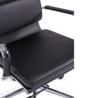 Task Kontorsstol i italienskt läder med hög rygg och elegant design