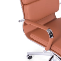Task Kontorsstol i italienskt läder med hög rygg och elegant design