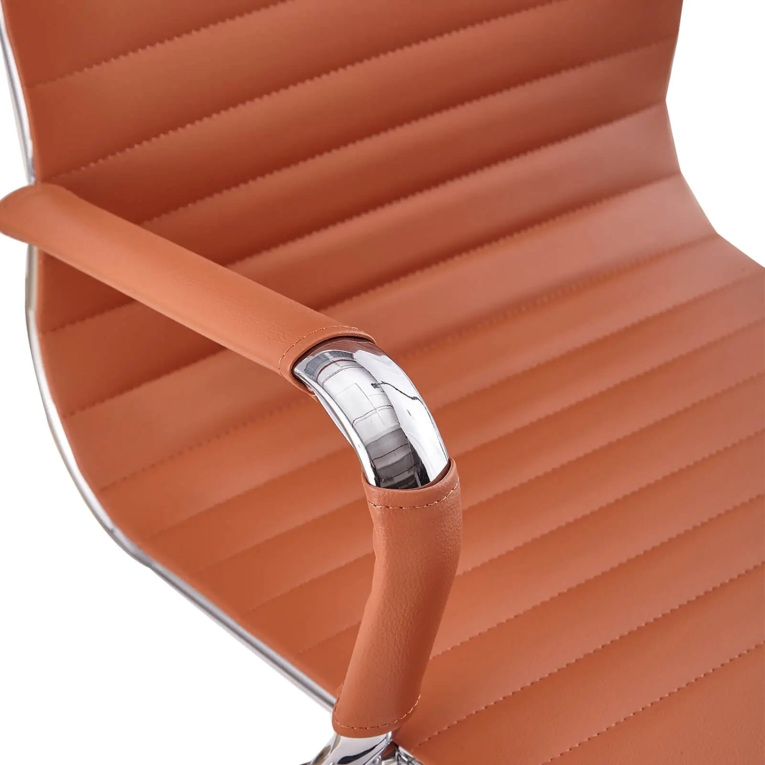 Korkeaselkäinen italialainen nahkainen toimistotuoli | Ergonomia ja ammattimainen tyyli