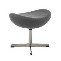 Replica Egg Chair con poggiapiedi del designer Arne Jacobsen