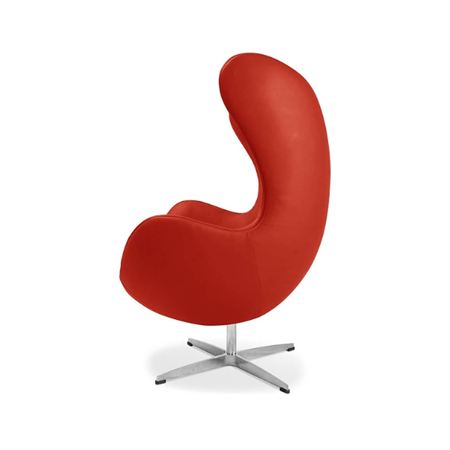 Replika skórzanego fotela jajecznego autorstwa projektanta Arne Jacobsen