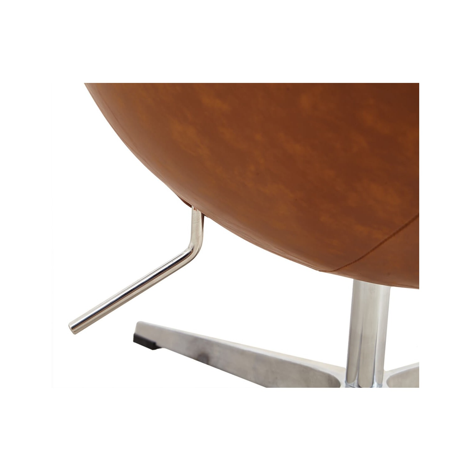Replica Egg Chair in vintage verweerd kunstleer