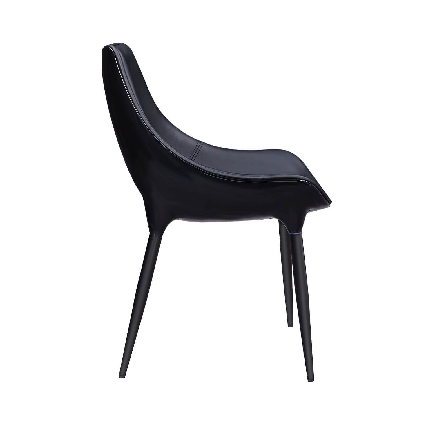 Chaise Olaan recouverte de simili cuir