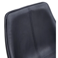 Chaise Olaan recouverte de simili cuir